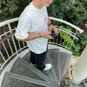 Urban Outfitters Cargo byxor HELT NYA - Urban Outfitters Cargo byxor. Stl 32/32 använda 1 gång. Super sköna och sitter sjukt bra, är 185 och väger 83 kg. Nypris var 700kr mitt pris, 300 eller bud.