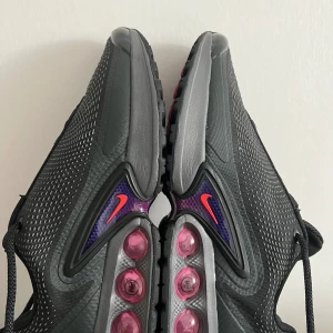 Nike dn air max  - Den är bara använd en gång. Den är storlek 40.