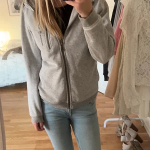 Sail racing tröja - En sail racing tröja, lite slitningar men inget som är tydligt💕