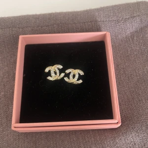 Örhängen  - Super söta örhängen från cc