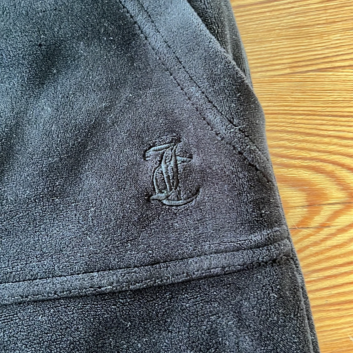 Svarta byxor från Juicy Couture - 92