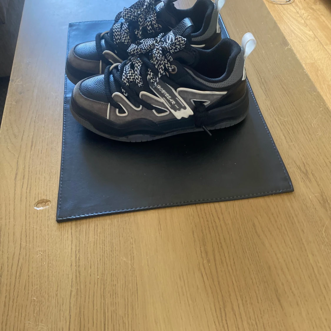 Fashionable shoes  - 90