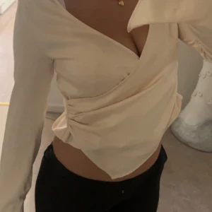 Topp - Helt ny topp i satin 🤍