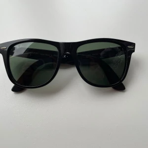 Rayban solglasögon  - Fina rayban solglasögon  