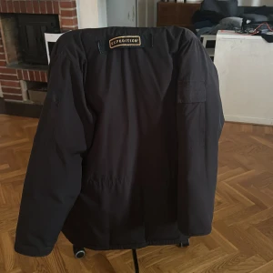 Canada goose expedition edition - Vill sälja min canada goose jacka då jag haft den ett tag och bara hänger i förådet den är äkta köpt för 3 år sen  priset går att diskuteras  Skick 7/10