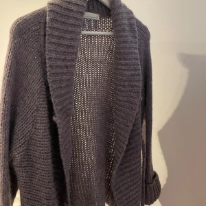 Kofta - Nytt skick, ej använd. Oversized ord 2500kr