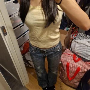 Linne  - Jättegulligt ljus gult linne perfekt för sommaren. 