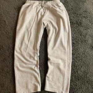 Baggy joggers - Riktigt feta men framförallt sköna joggers, sitter bra. Skriv gärna vid några frågor!