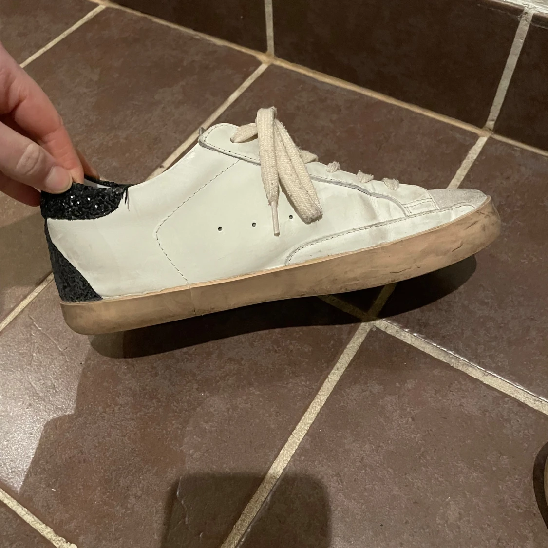 Vita sneakers med glittrig stjärndetalj - 3