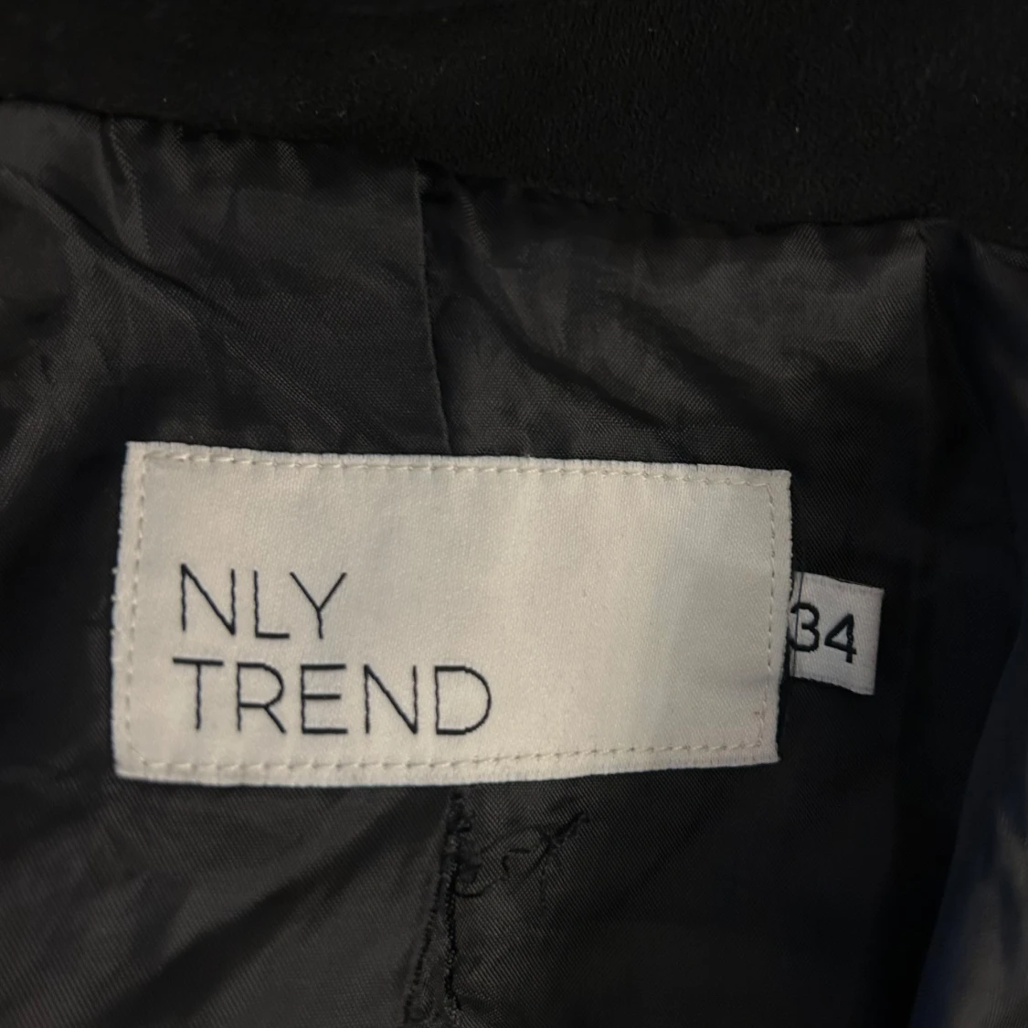 Svart bikerjacka från NLY Trend - 3