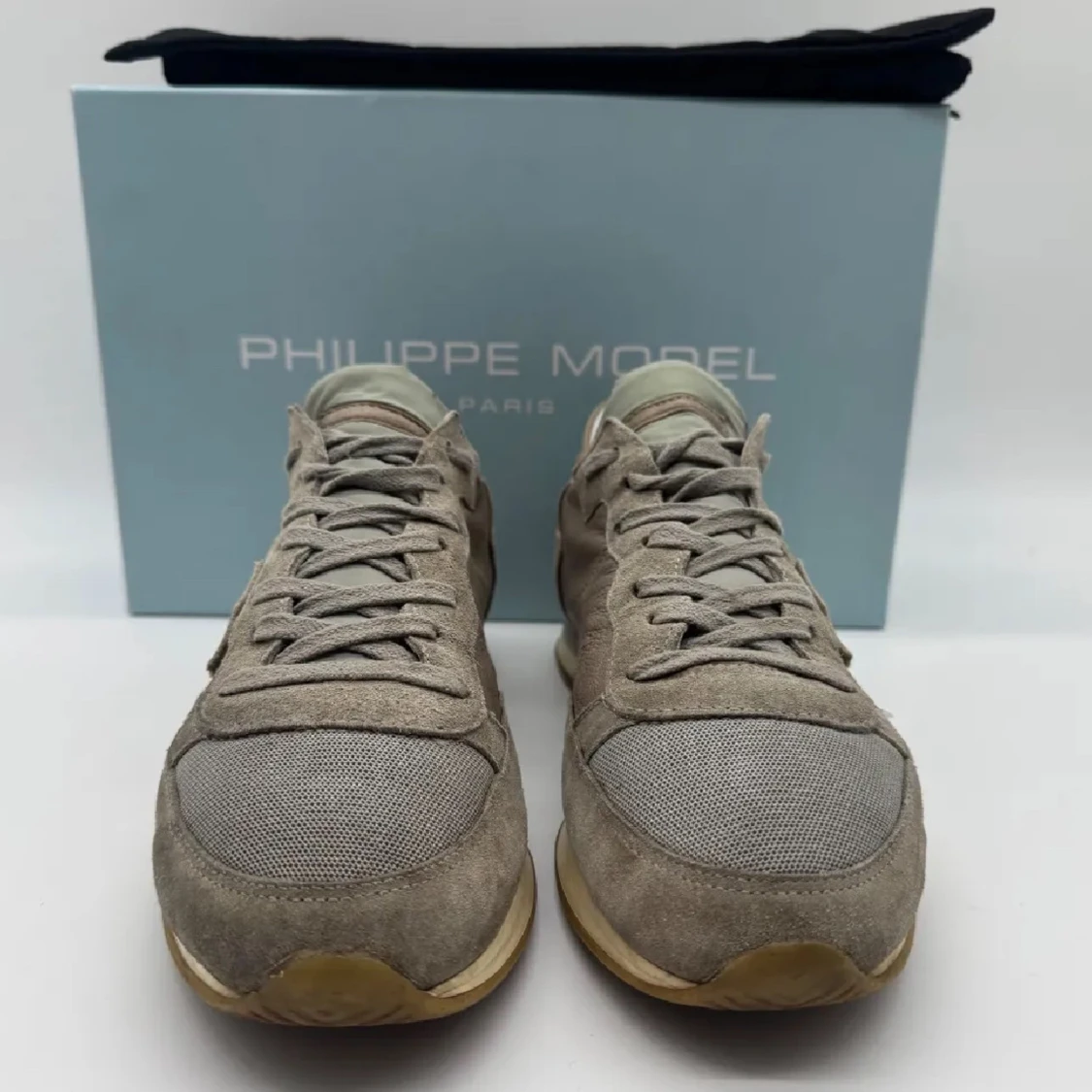 Beige sneakers från Philippe Model - 1