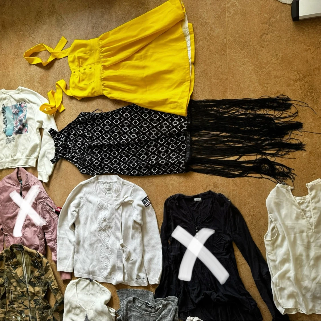 UTFÖRSÄLJNING: Klädpaket MNG, Bondelid Klänning Kjol Damkläder Camo Jacka HM Vit - 1