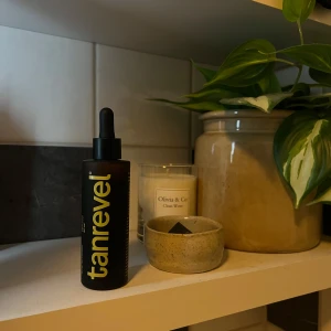 Tanrevel Dark Cool 80 ml - Säljer en flaska Tanrevel Dark Cool, 80 ml. Bara testat.