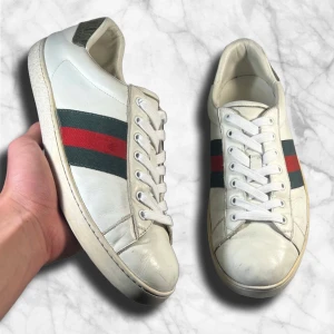 Gucci ace - storlek: 43 | skick: 8/10 | pris: 1500 |