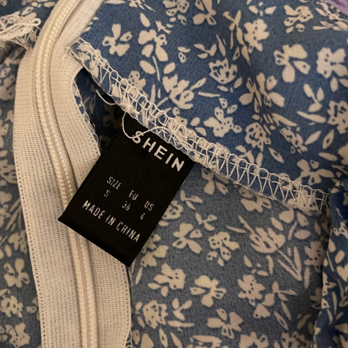 Blå blommig omlottkjol från SHEIN - 3