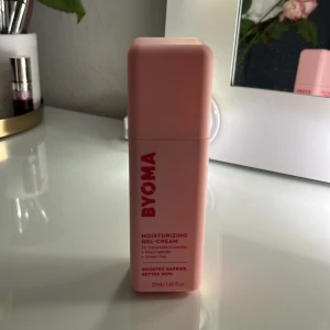 Byoma kräm - Säljer en HELT ny Byoma kräm. Jag har en annan som är öppnad och den funkar inte för min hud. Så jag måste sälja den här som är helt ny! Skriv för köp eller frågor