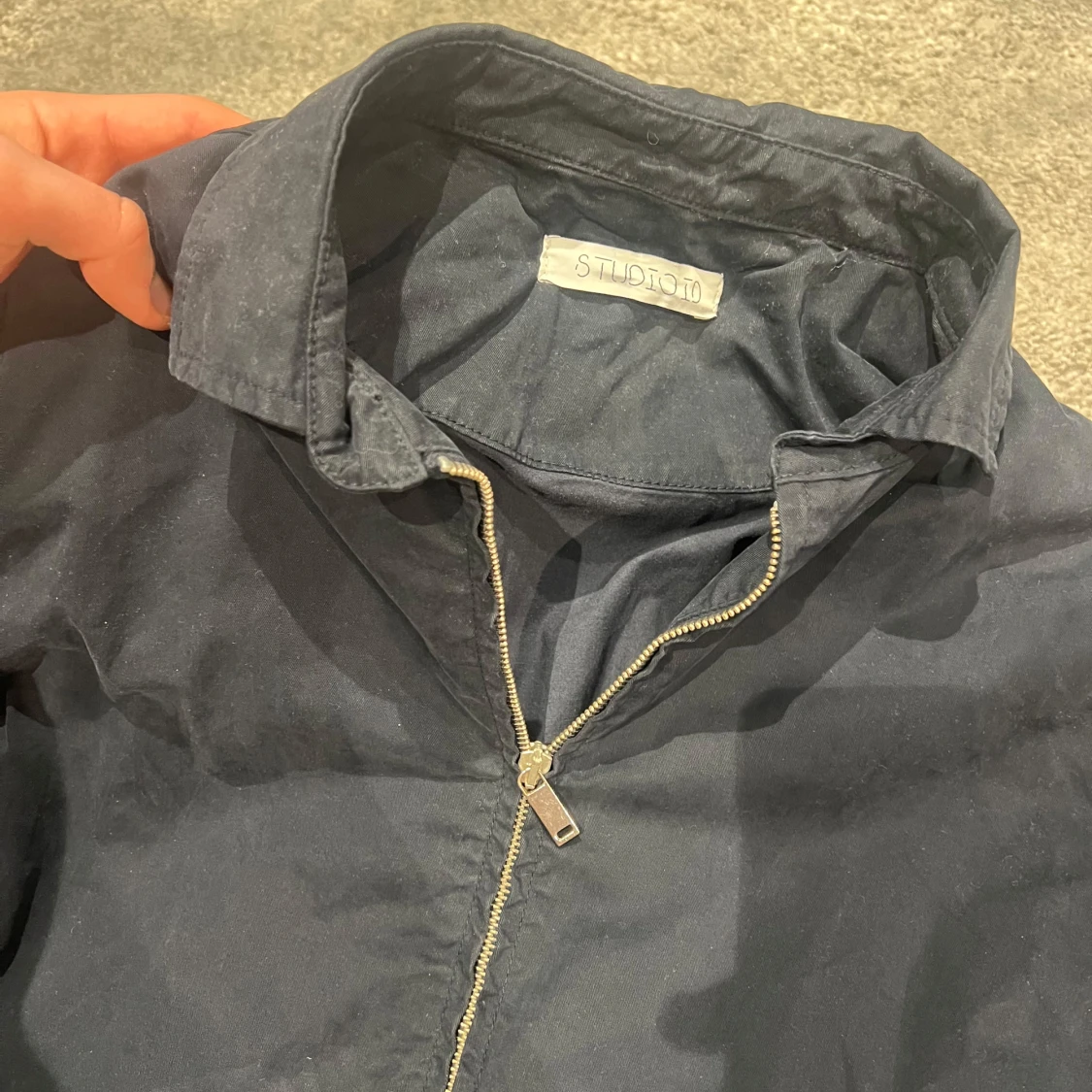 Mörkblå jacka från Studio ID - 1