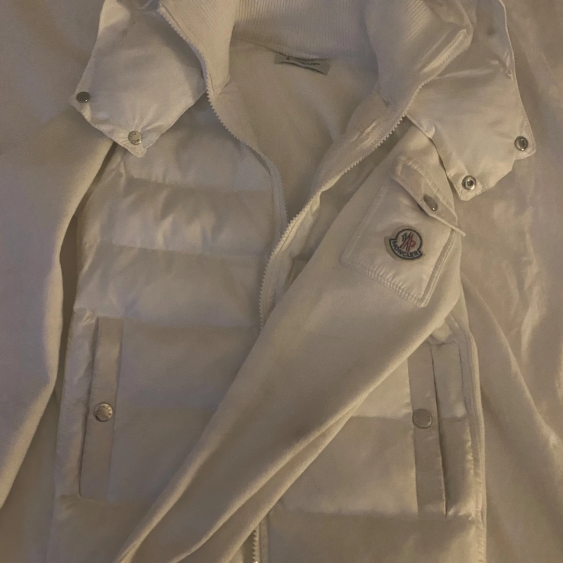 Vit dunjacka från Moncler