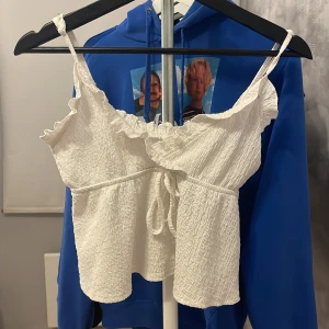 Topp - Köpt från SHEIN, jättefin !! Bra skick 