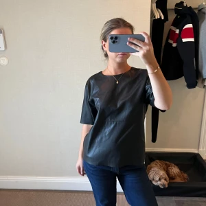 Jättesnygg skinn tröja!  - Jätte fint skick! 