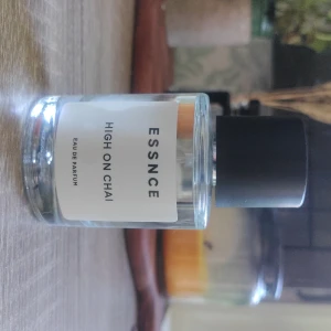 Essence parfym high on chai  - Säljer den då den inte passade mig i doften. Har enbart testat den. Priset på hemsidan är 360 kronor.