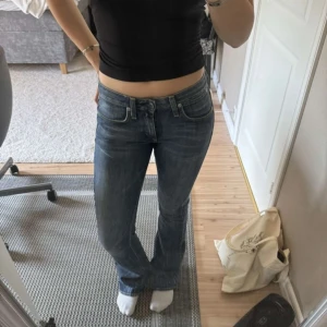 Lågmidjade bootcut  - Skitsnygga low waist jeans, storlek S❣️❤️‍🔥❤️‍🔥 inga defekter 