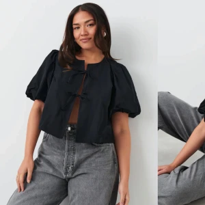 Blus - Säljer den här populära blusen från Gina, jättefin men har inte kommit till användning därav säljer jag den. Storlek S💗