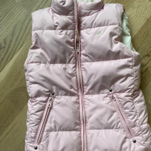 Ralph Lauren Vänd Jacka  - Väldigt fin och i bra skick  Dunjacka  från Ralph Lauren 