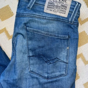 Replay anbass - Ett par feta blå replay anbass, säljer eftersom jag tröttnat på dem. 