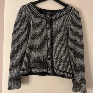 Kofta  - Så fina kofta från street one Strl 40 men passar mig som har S 