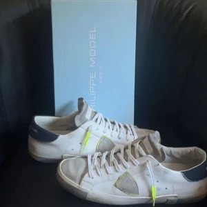 Philippe model - Schyssta skor, schysst pris. Skick 8/10, lite crease på dom men går att fixa.