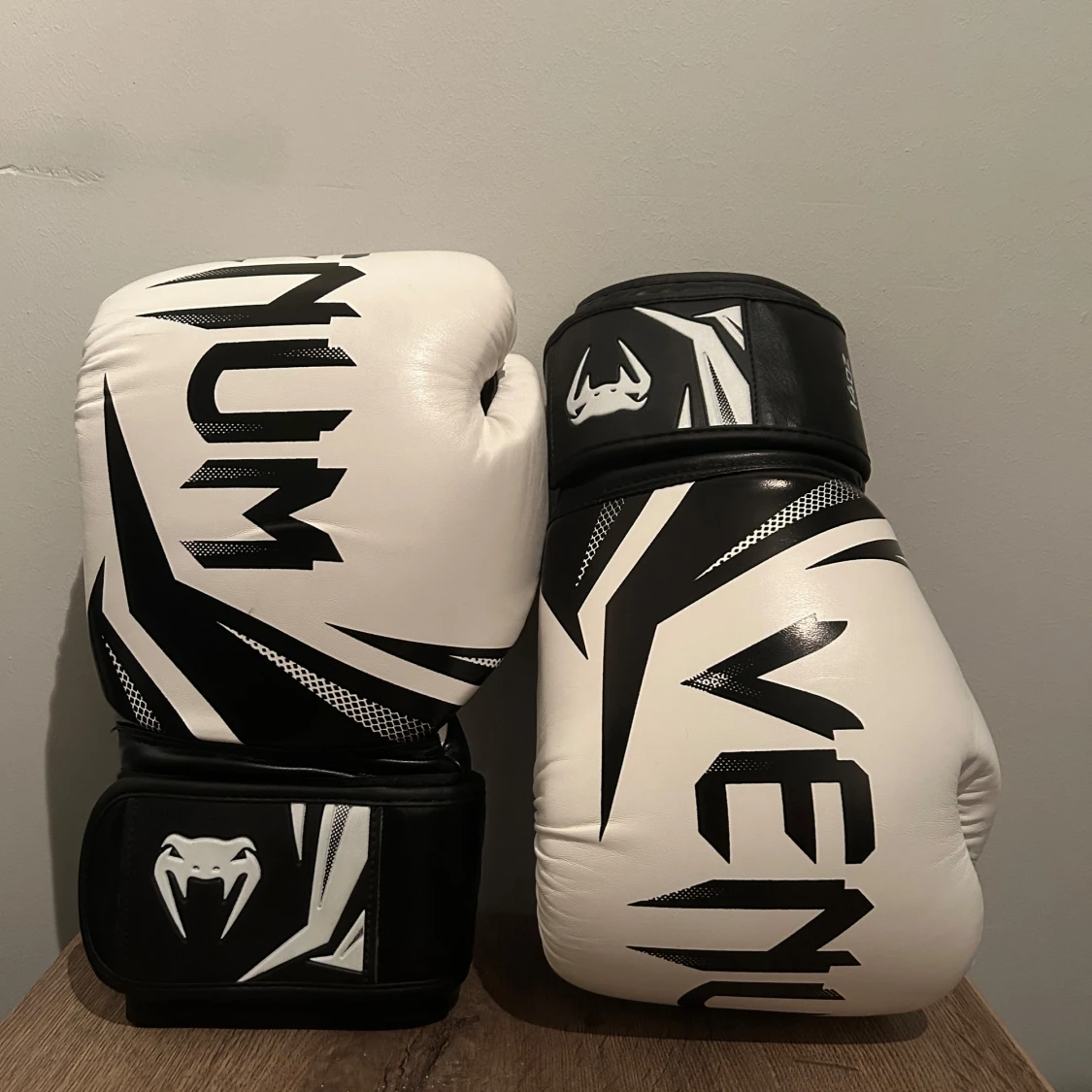 VENUM Challenger - boxningshandskar