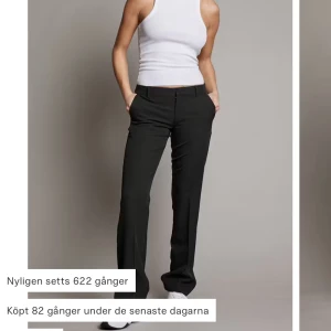 Kostym byxor  - Hej själjer ett par splitter nya kostym byxor lågmidjade från bik bok i storlek 38 aldrig använt köpte en för stor storlek. 
