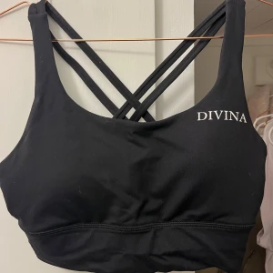 Sport-bh - Sportbh som aldrig är använd, bra kvalitet och som ny. 