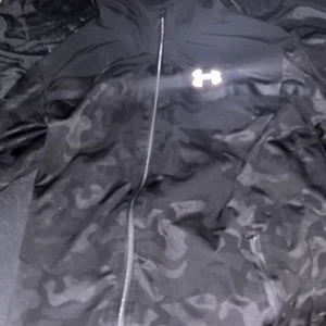 Under armour jaxka - Under armour jacka, skick 9/10 storlek m