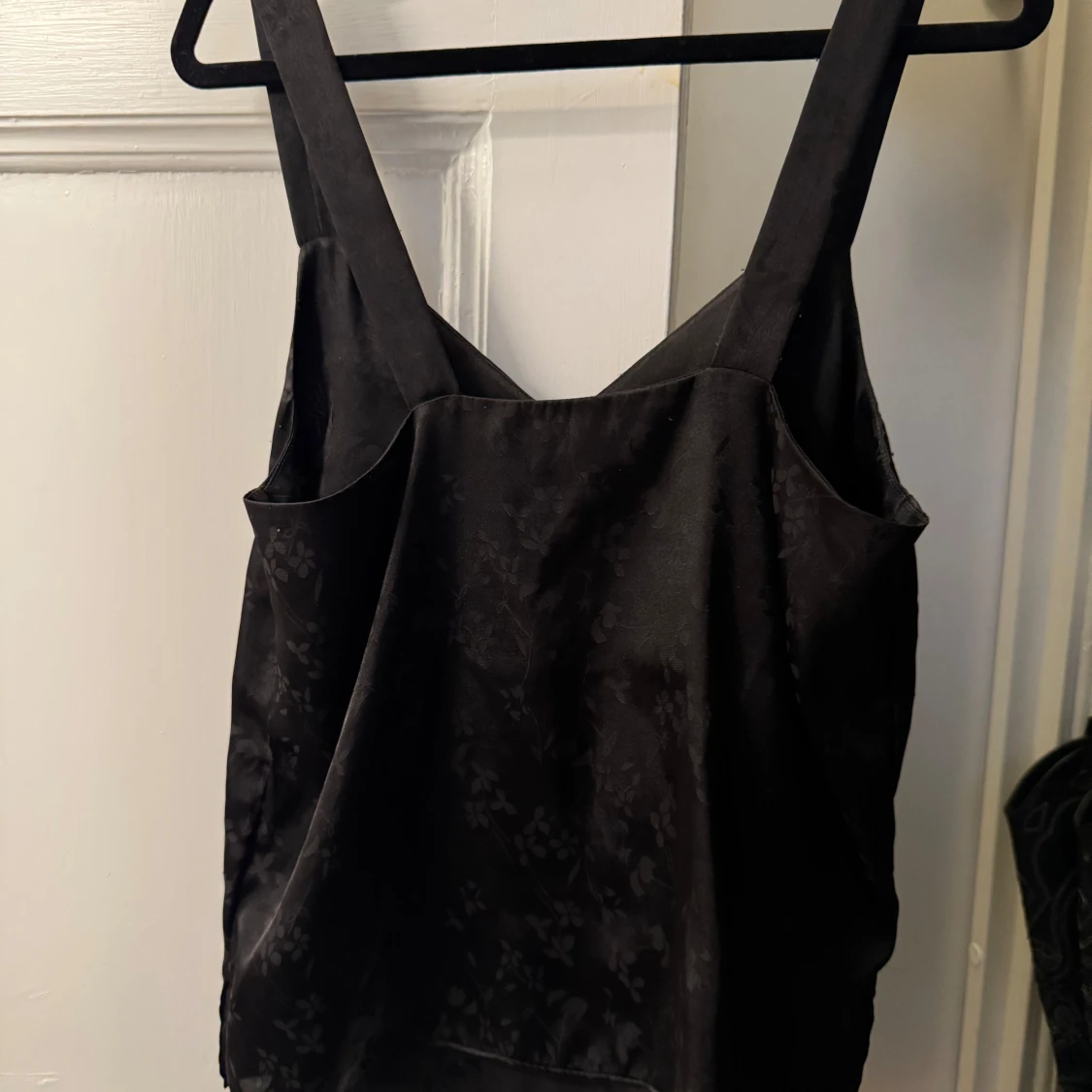 Svart satinlinne - 90