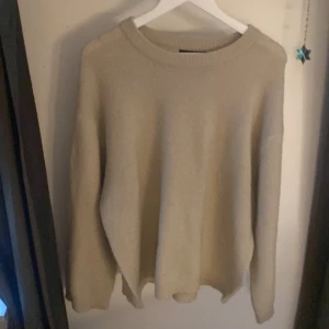 Stickad tröja  - Bra skick använd 1 gång💕