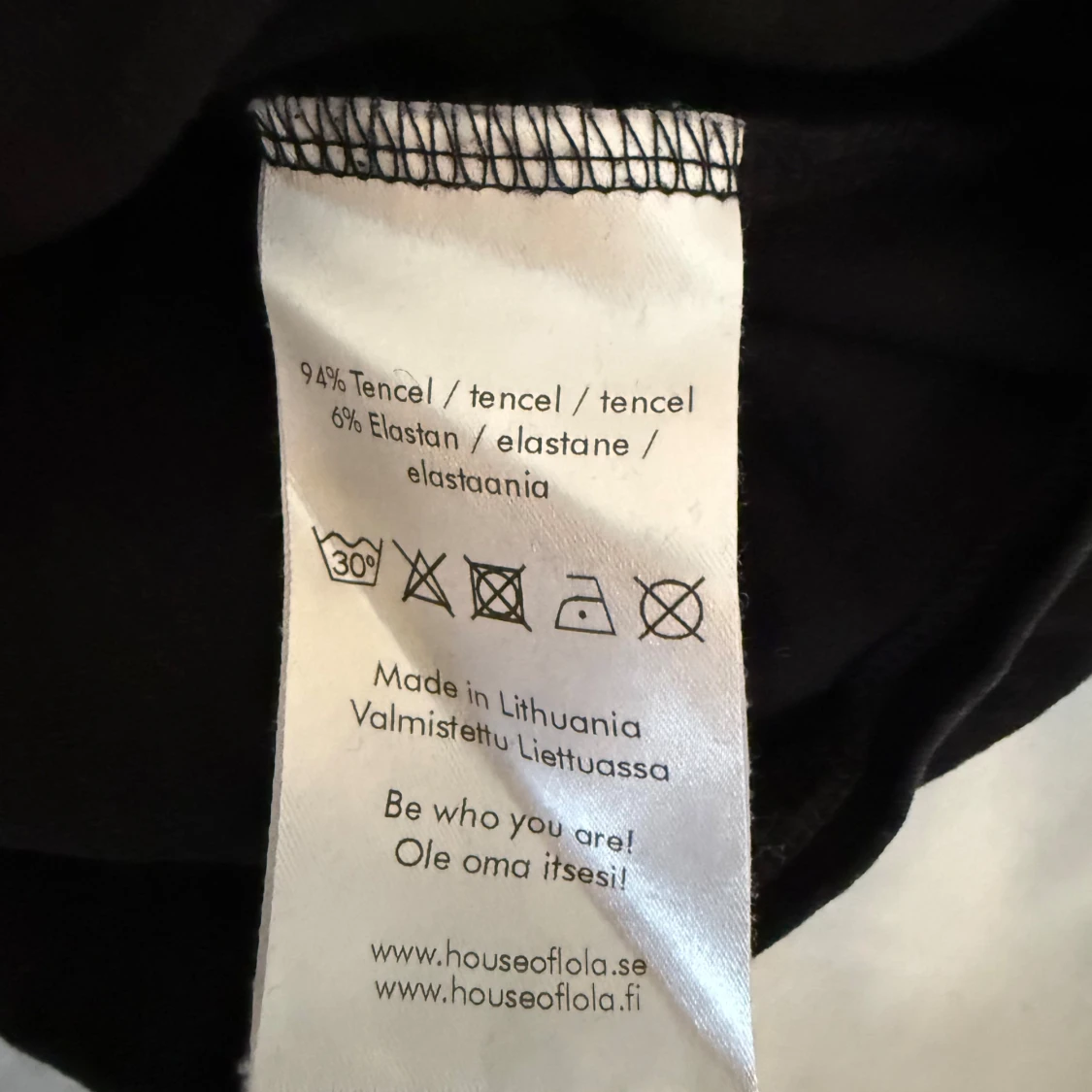 Svart långärmad topp från House of Lola - 2