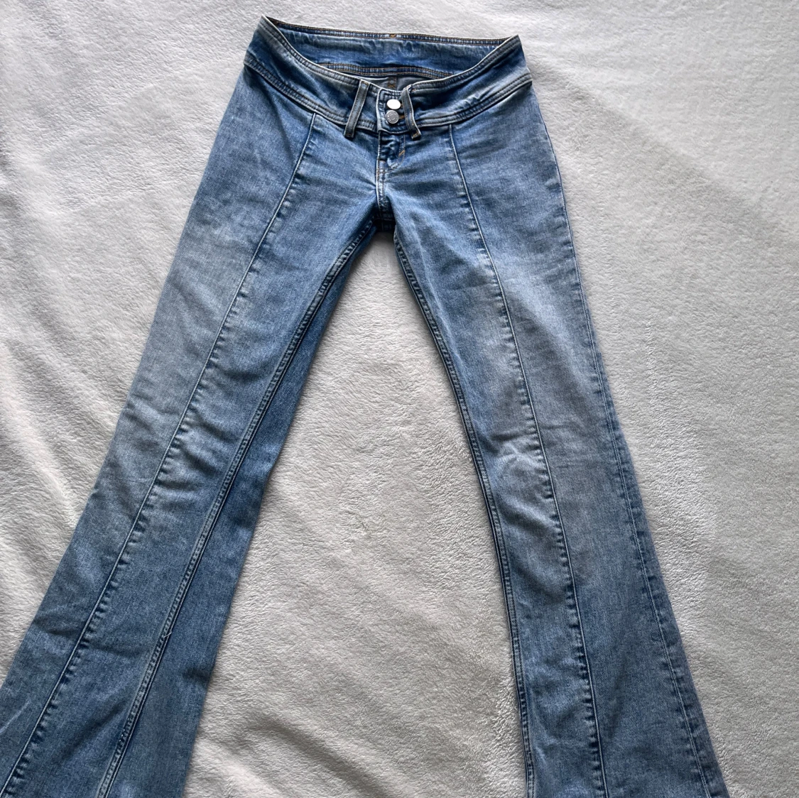 Blå bootcut jeans - 1