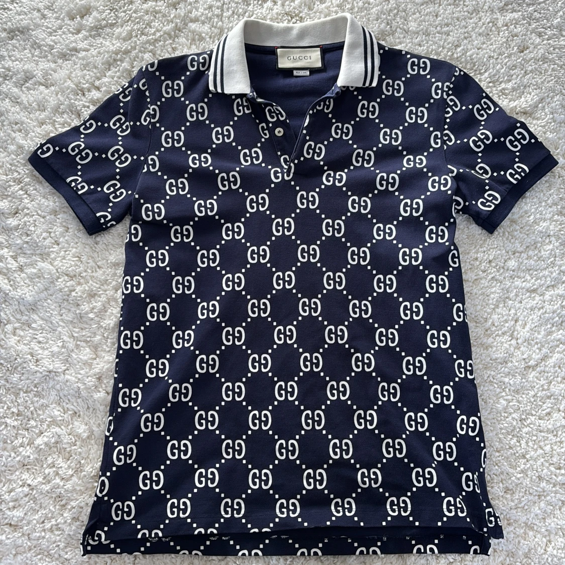 Mörkblå pikétröja från Gucci