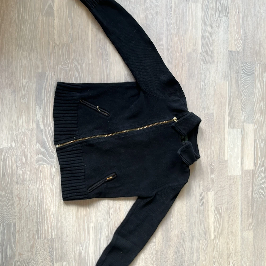 Svart stickad jacka från Lauren Jeans Company