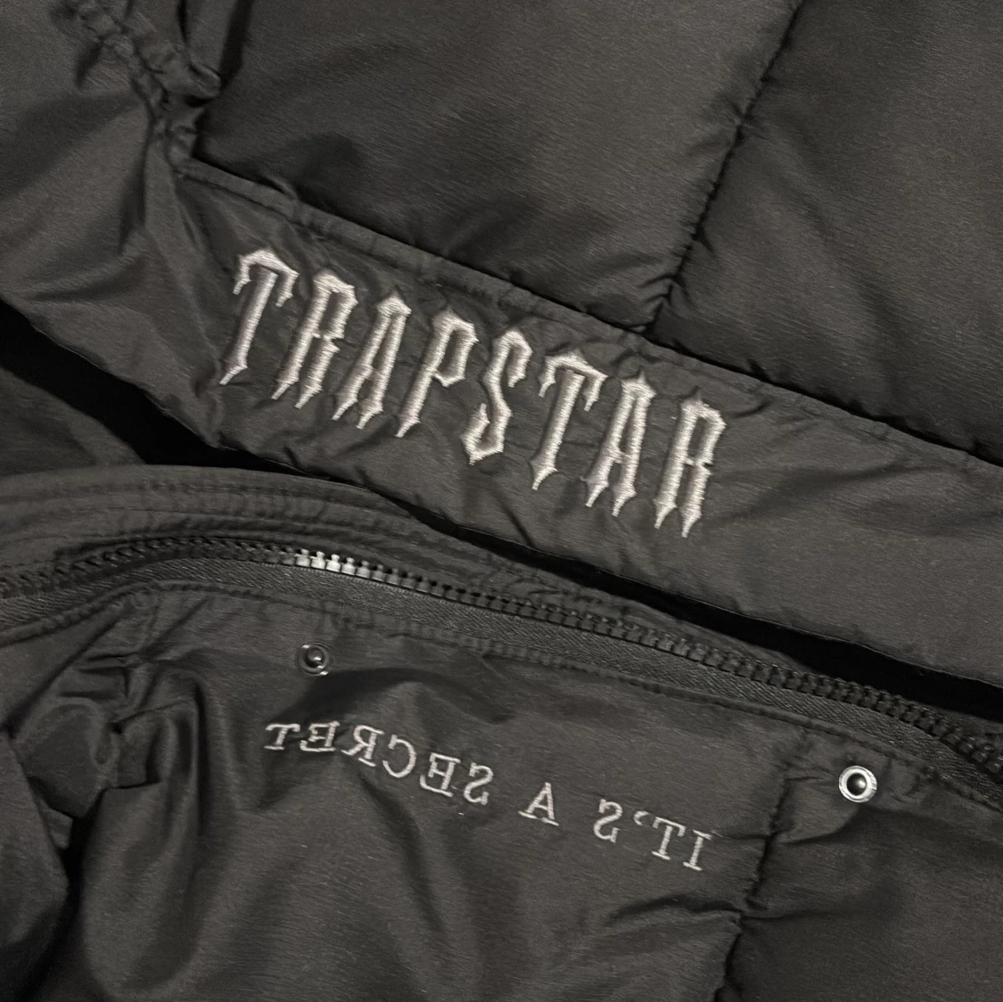 Svart pufferjacka från Trapstar - 3