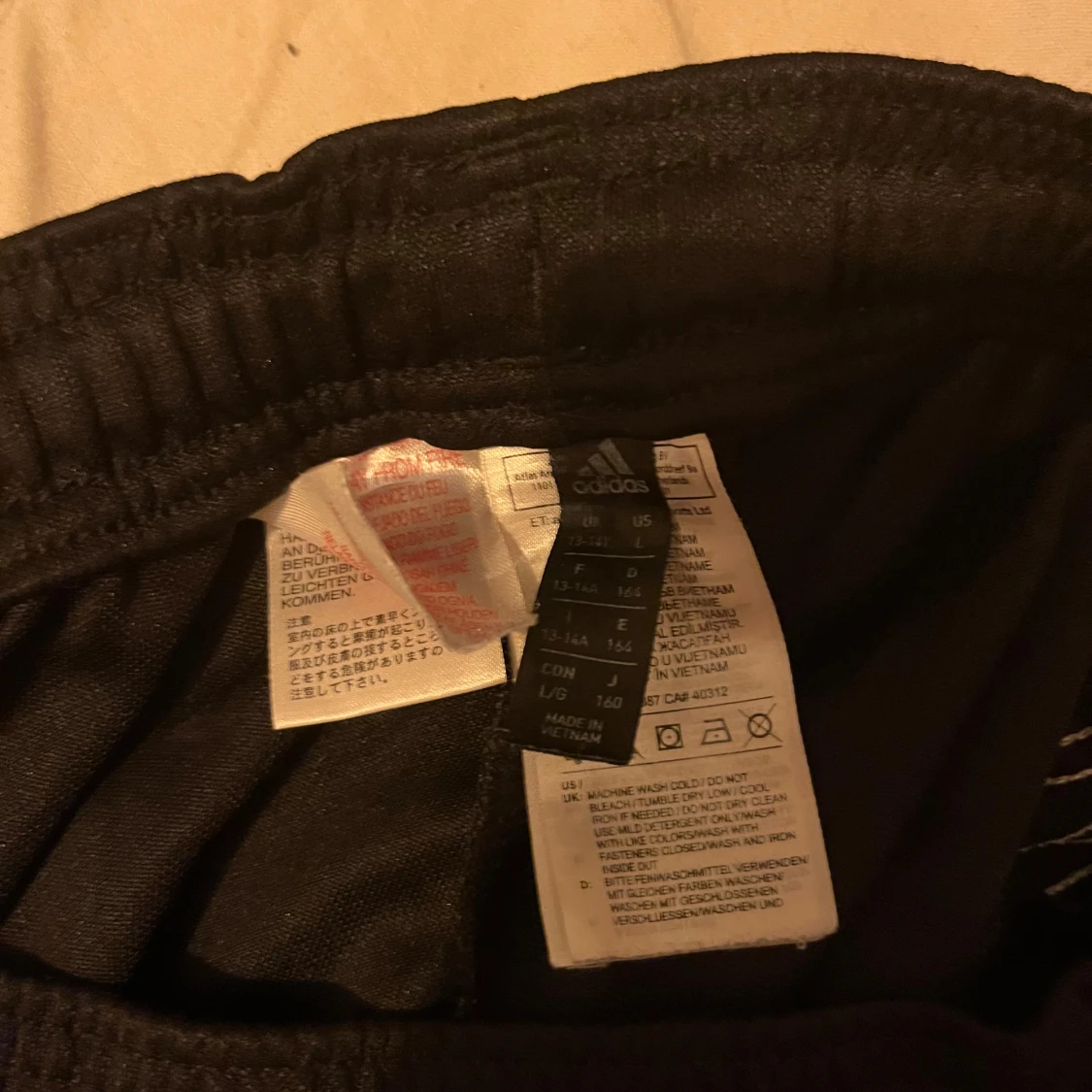 Svarta träningsbyxor från Adidas - 2