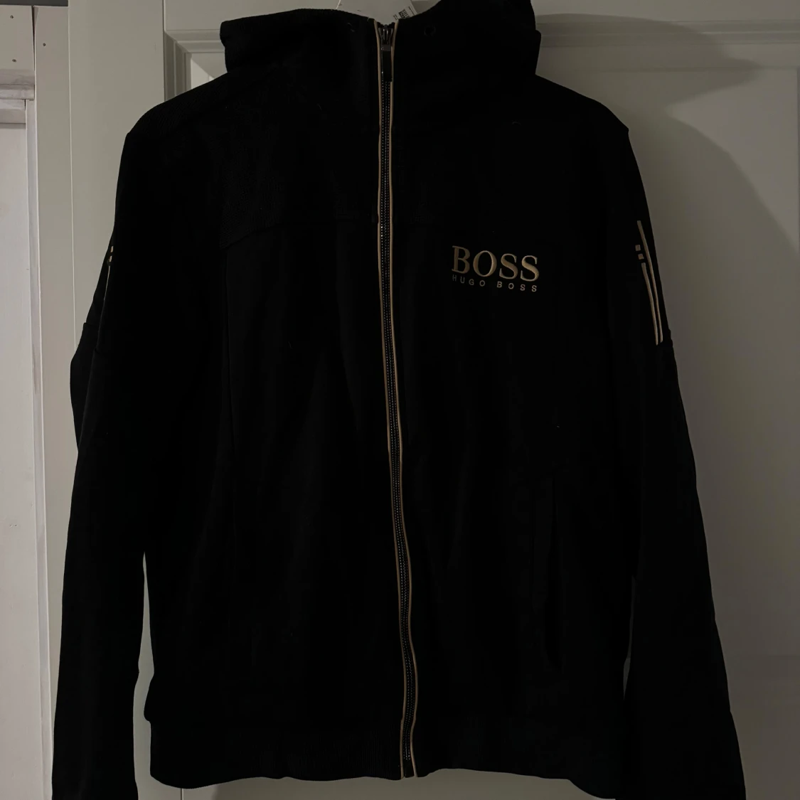 Svart hoodie från Hugo Boss - 1