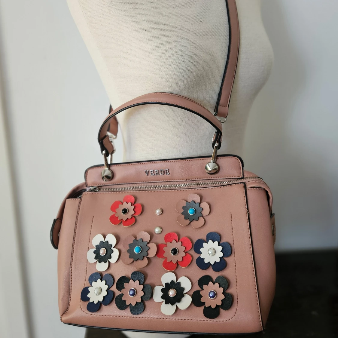 Beige axelväska med blommor från Verde - 4