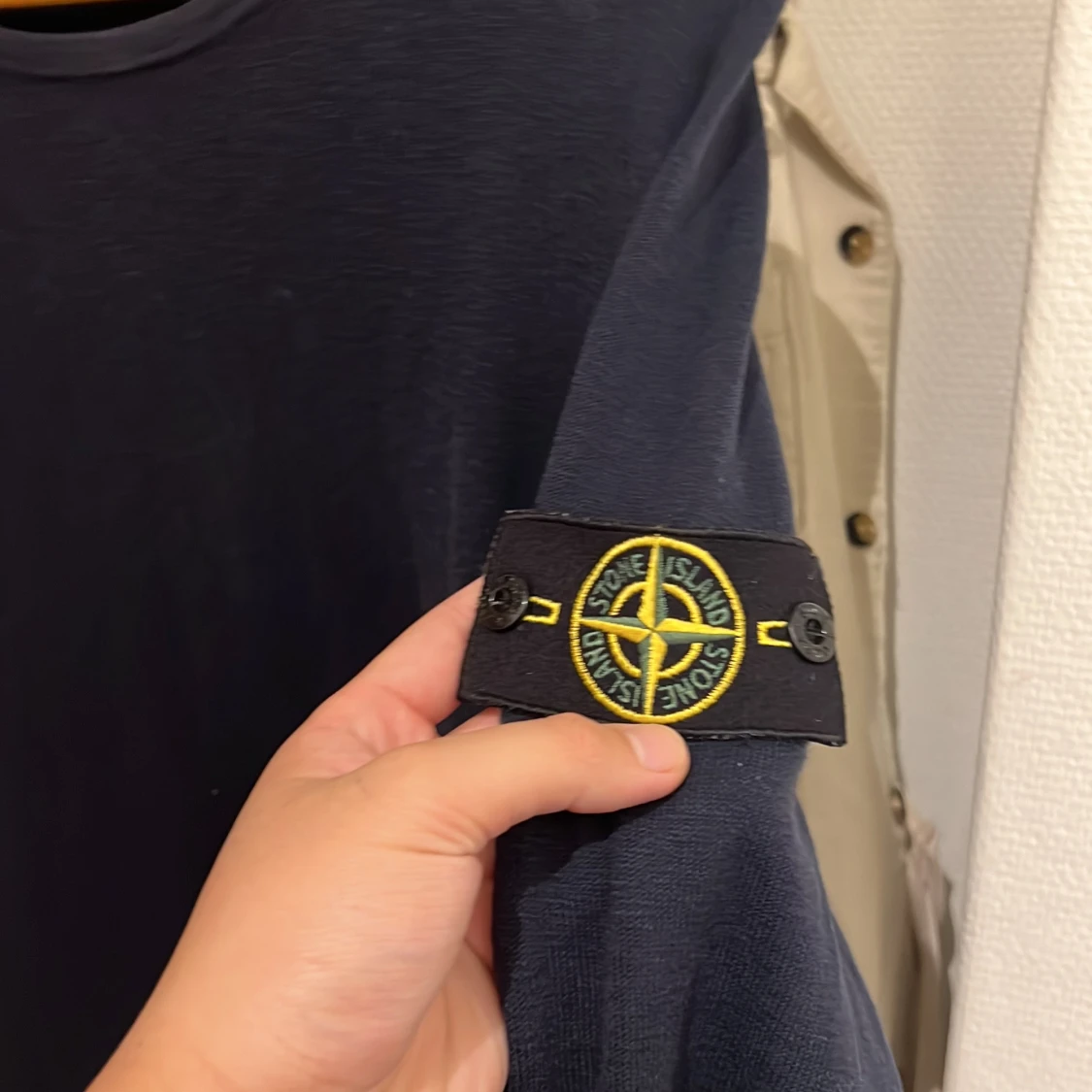 Svart långärmad tröja från Stone Island - 2