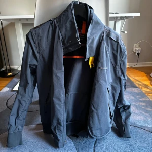 Parajumper - Parajumper masterpiece köpt på nk göteborg, kvitto taggar o allt finns kvar, säljer pga för liten numera