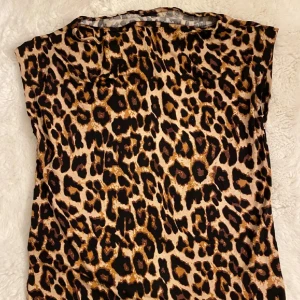 Leopard topp lager 157 - Superfin topp ifrån lager 157💗