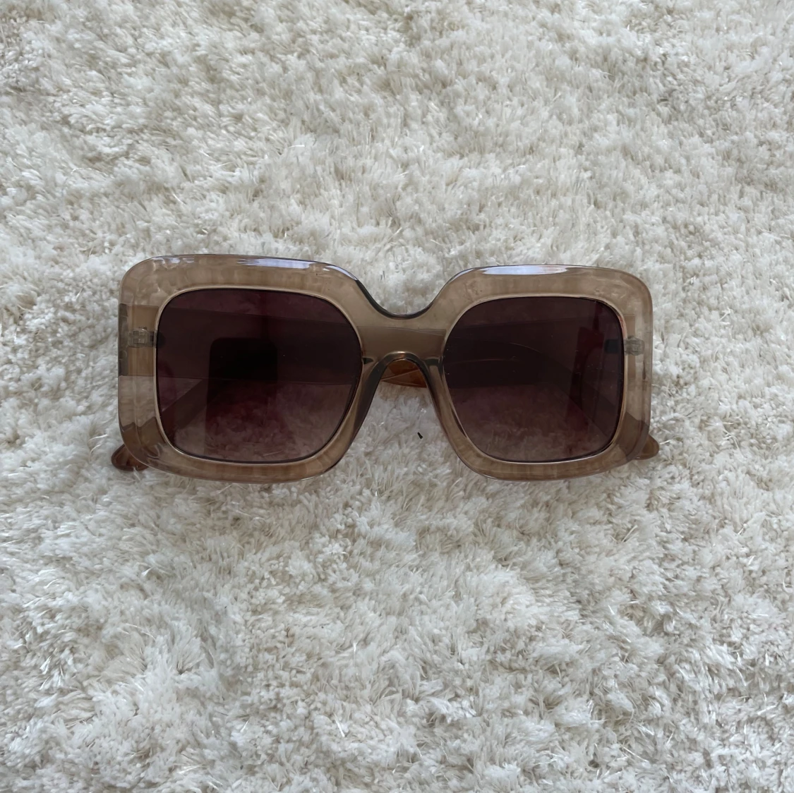 Solglasögon från Mango