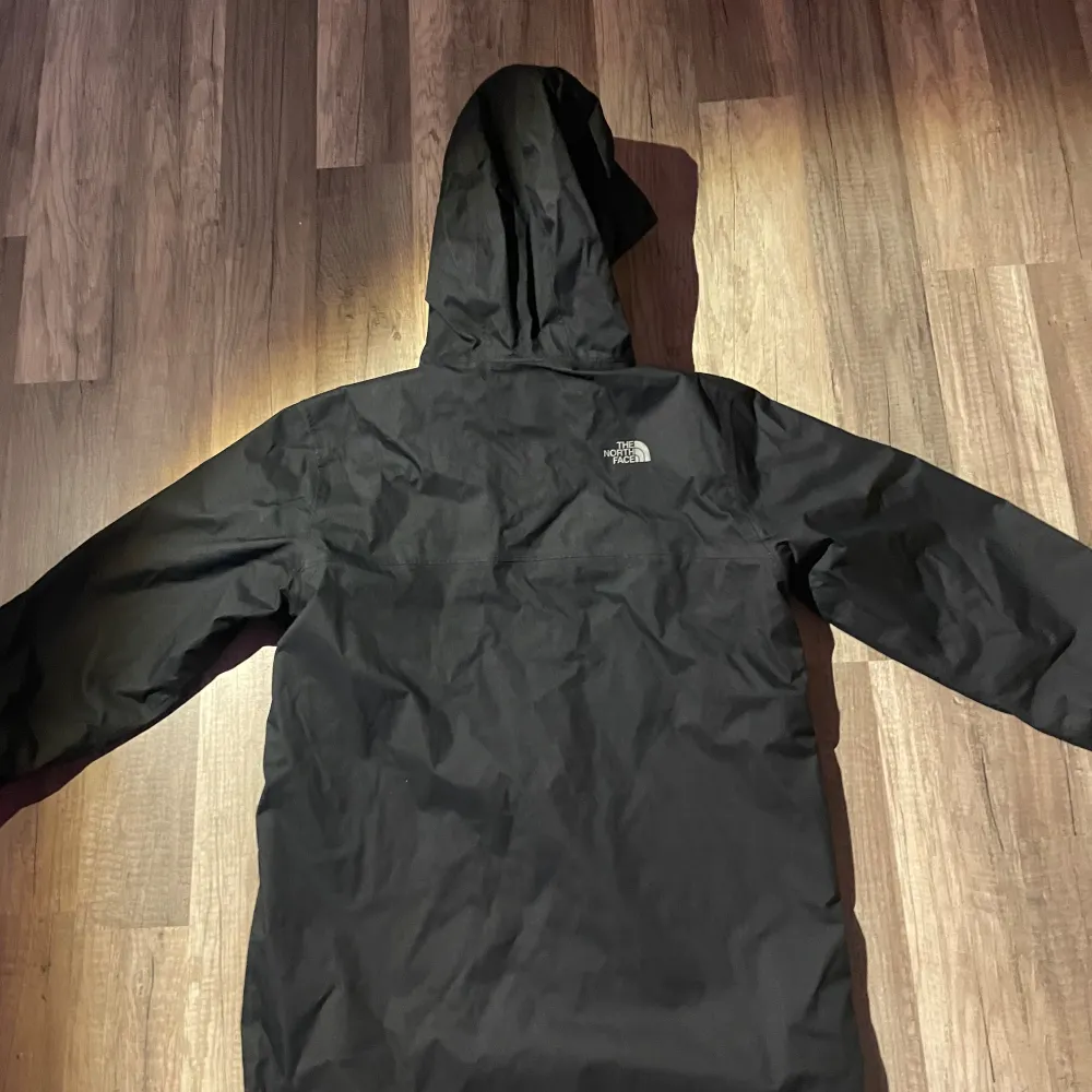 Felfri North Face jacka, storlek 160 alltså i princip XS.. Takit.